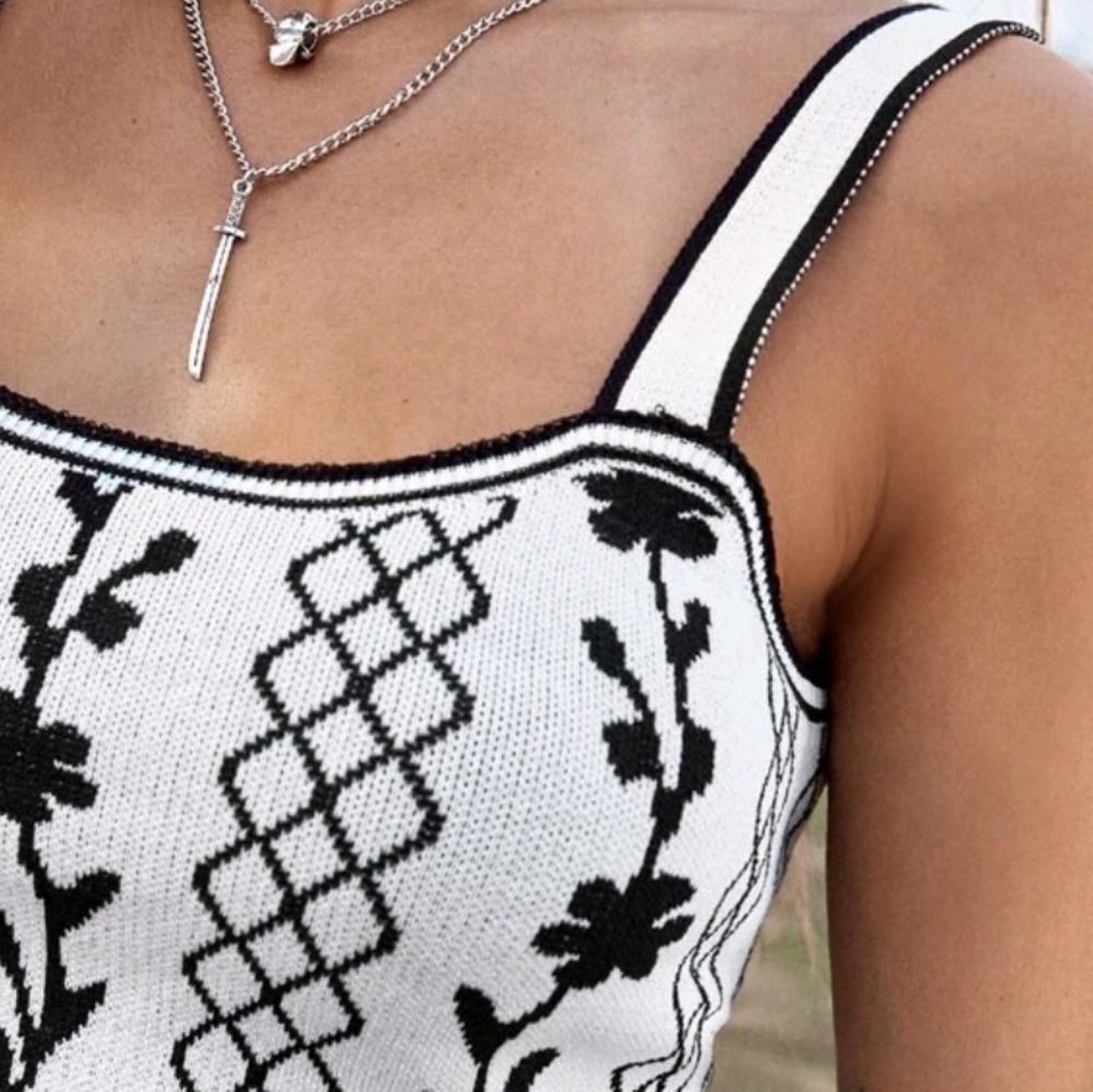 Knit Crop Tank - Picture 4 of 5
